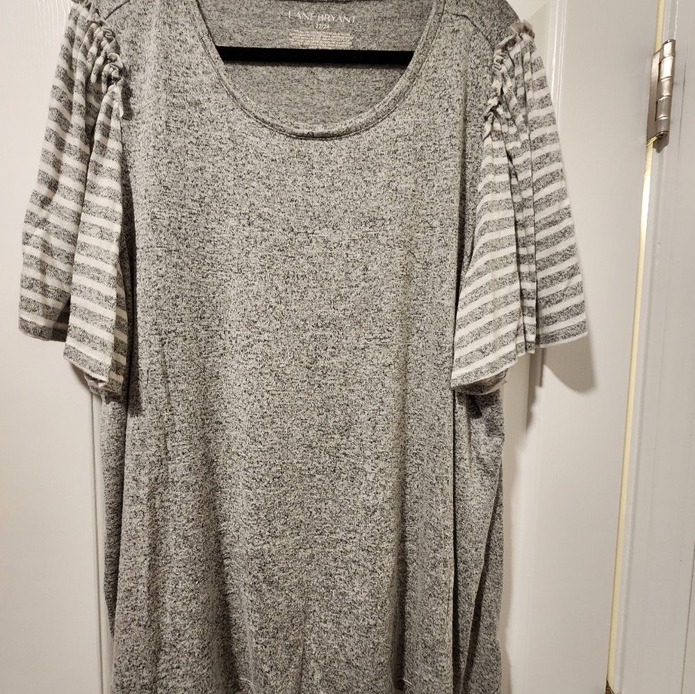 Women's plus size Lane Bryant lightweight short-sleeve sweater